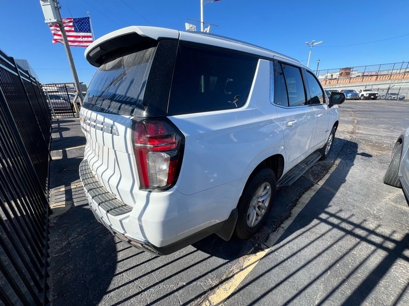 Chevrolet Tahoe Vehicle Full-screen Gallery Image 4