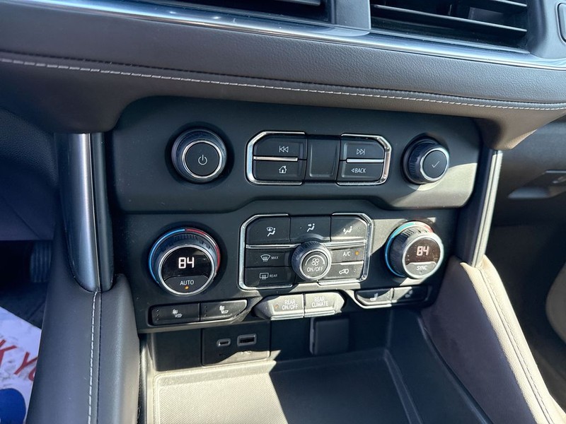 Chevrolet Tahoe Vehicle Full-screen Gallery Image 21