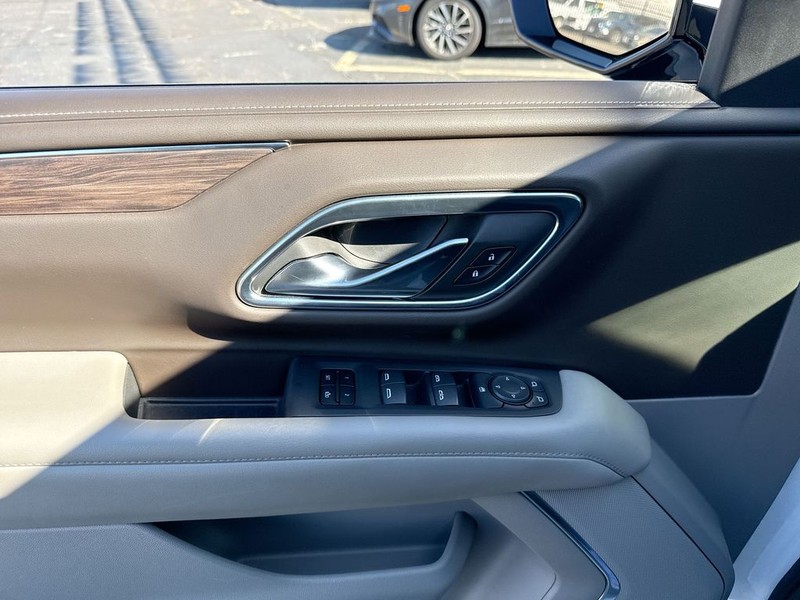 Chevrolet Tahoe Vehicle Full-screen Gallery Image 24