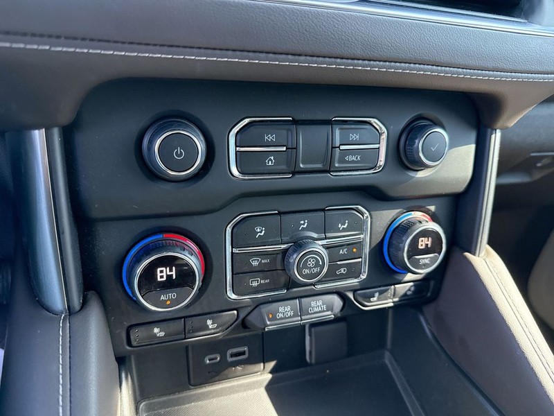 Chevrolet Tahoe Vehicle Full-screen Gallery Image 36