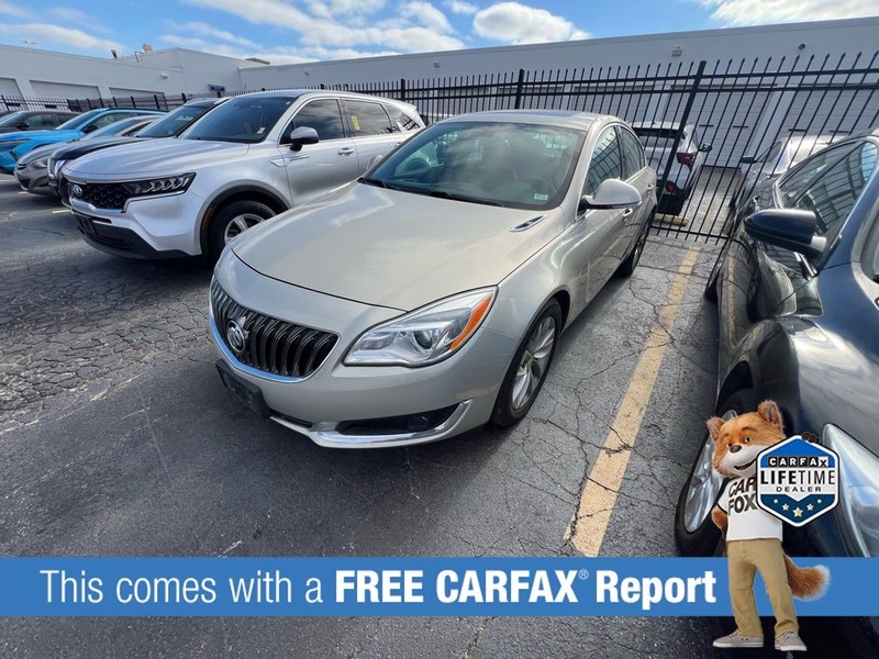 Buick Regal Vehicle Full-screen Gallery Image 3