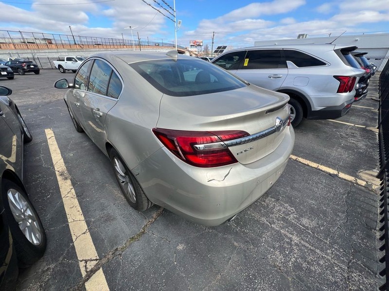 Buick Regal Vehicle Full-screen Gallery Image 6