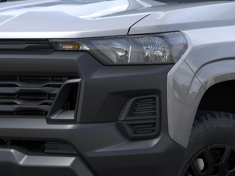 Chevrolet Colorado Vehicle Full-screen Gallery Image 10