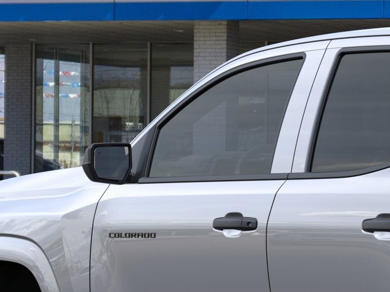 Chevrolet Colorado Vehicle Full-screen Gallery Image 12