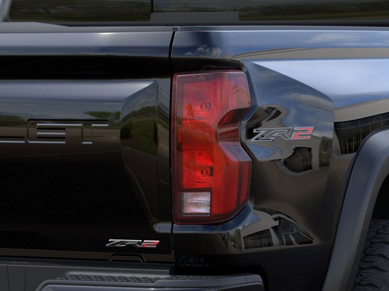 Chevrolet Colorado Vehicle Full-screen Gallery Image 11