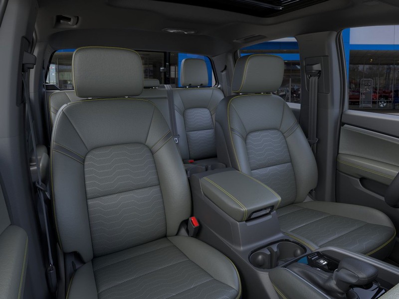 Chevrolet Colorado Vehicle Full-screen Gallery Image 16