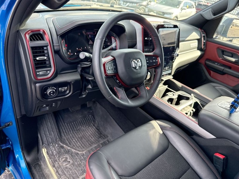 Ram 1500 Vehicle Full-screen Gallery Image 17