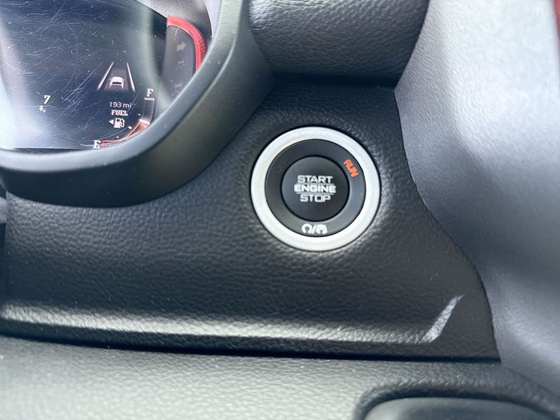 Ram 1500 Vehicle Full-screen Gallery Image 24