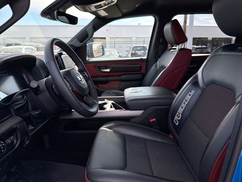 Ram 1500 Vehicle Full-screen Gallery Image 28