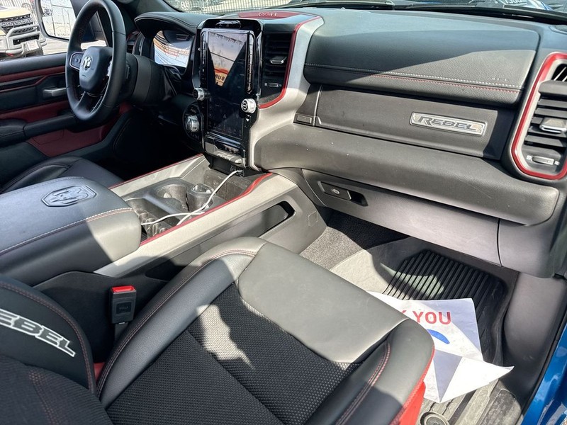 Ram 1500 Vehicle Full-screen Gallery Image 35