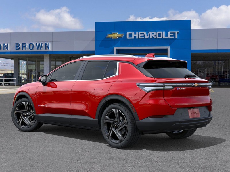 Chevrolet Equinox EV Vehicle Full-screen Gallery Image 3