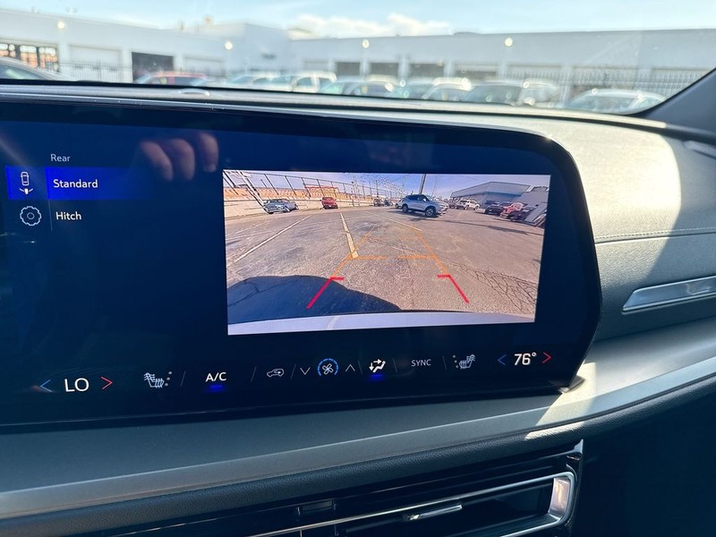 Chevrolet Traverse Vehicle Full-screen Gallery Image 22