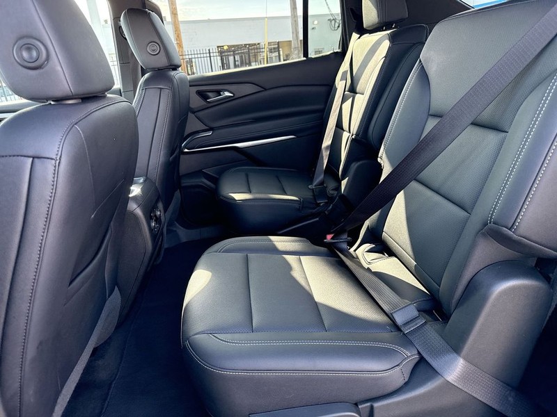 Chevrolet Traverse Vehicle Full-screen Gallery Image 31