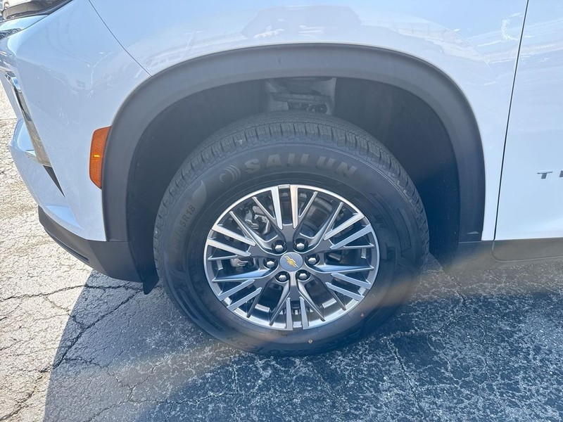 Chevrolet Traverse Vehicle Full-screen Gallery Image 39