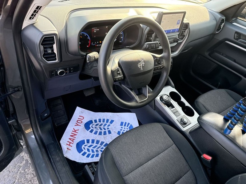 Ford Bronco Sport Vehicle Full-screen Gallery Image 17