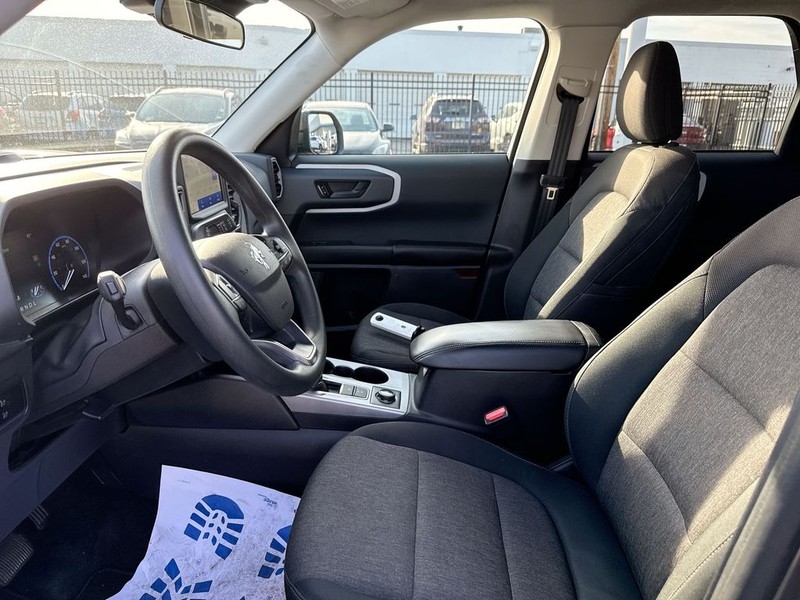 Ford Bronco Sport Vehicle Full-screen Gallery Image 27