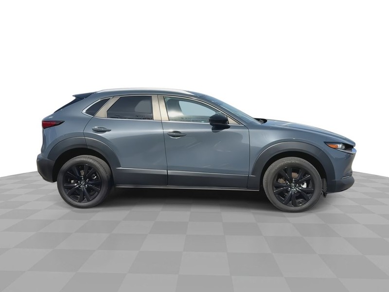 Mazda CX-30 Vehicle Full-screen Gallery Image 14