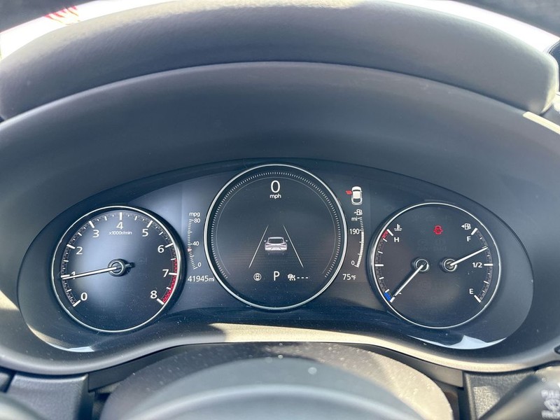 Mazda CX-30 Vehicle Full-screen Gallery Image 19