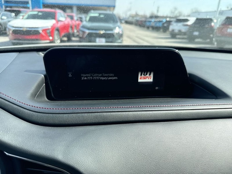 Mazda CX-30 Vehicle Full-screen Gallery Image 20