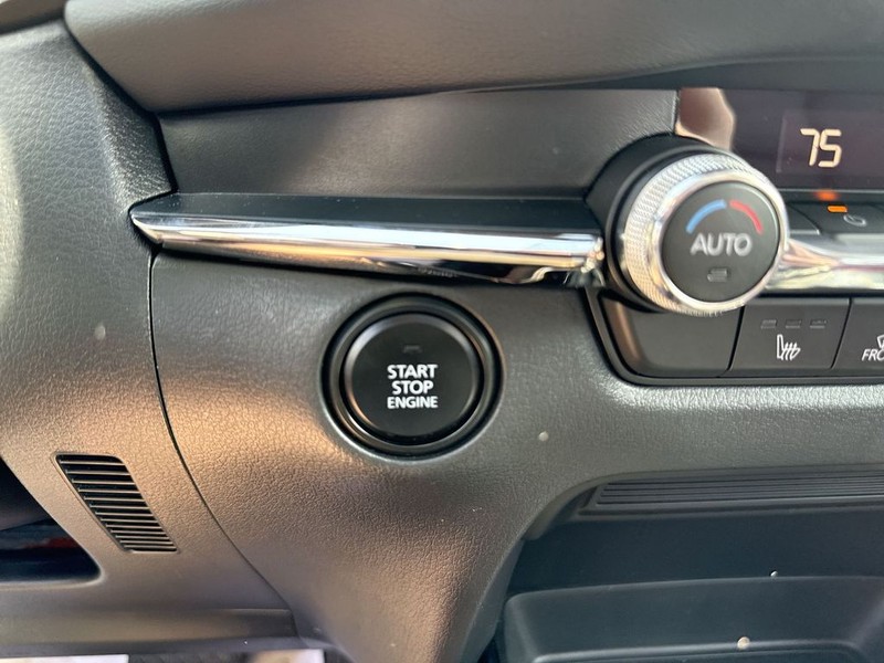 Mazda CX-30 Vehicle Full-screen Gallery Image 23