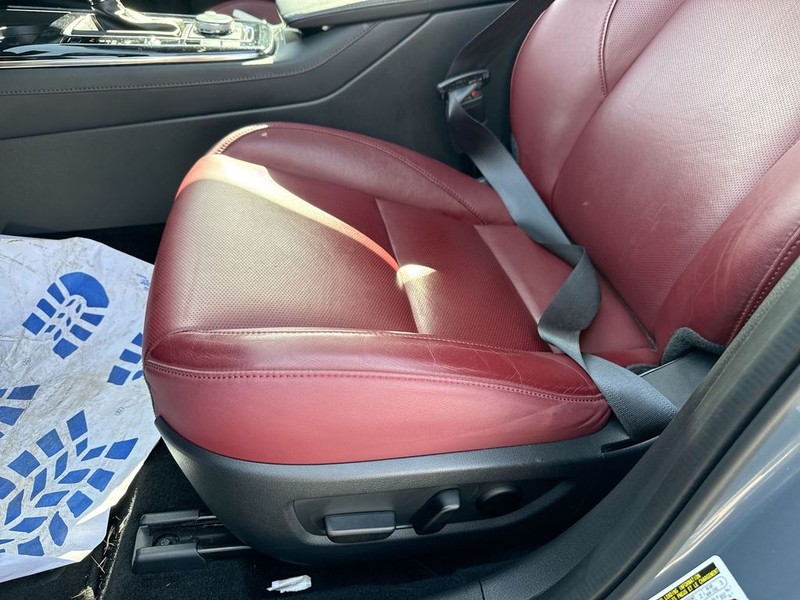 Mazda CX-30 Vehicle Full-screen Gallery Image 26