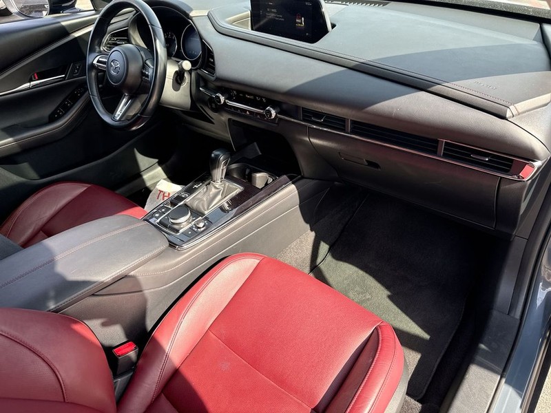 Mazda CX-30 Vehicle Full-screen Gallery Image 34