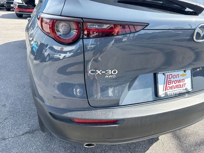 Mazda CX-30 Vehicle Full-screen Gallery Image 36
