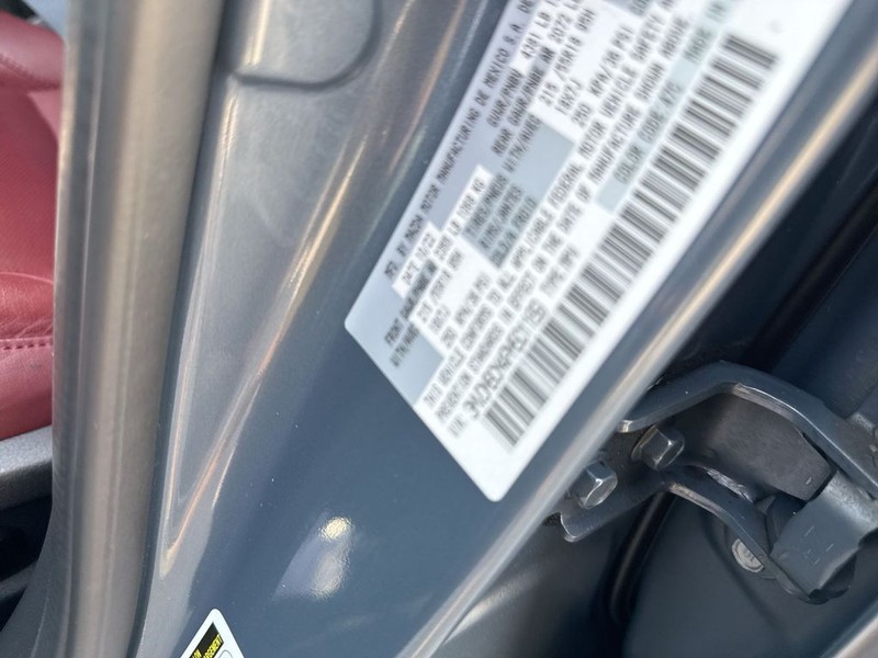 Mazda CX-30 Vehicle Full-screen Gallery Image 38