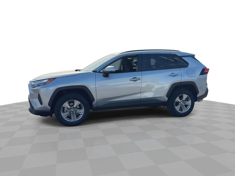 Toyota RAV4 Vehicle Full-screen Gallery Image 7