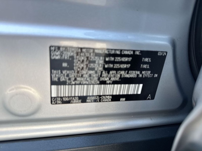 Toyota RAV4 Vehicle Full-screen Gallery Image 39