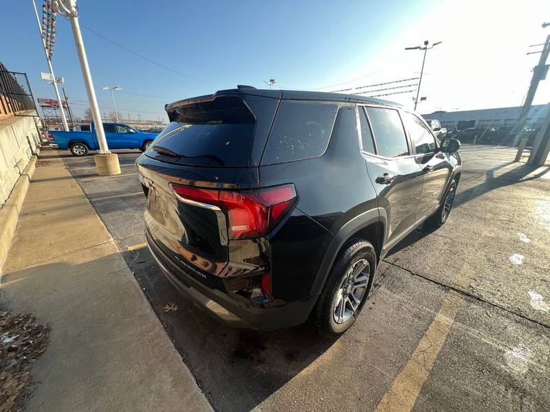 GMC Terrain Vehicle Full-screen Gallery Image 6