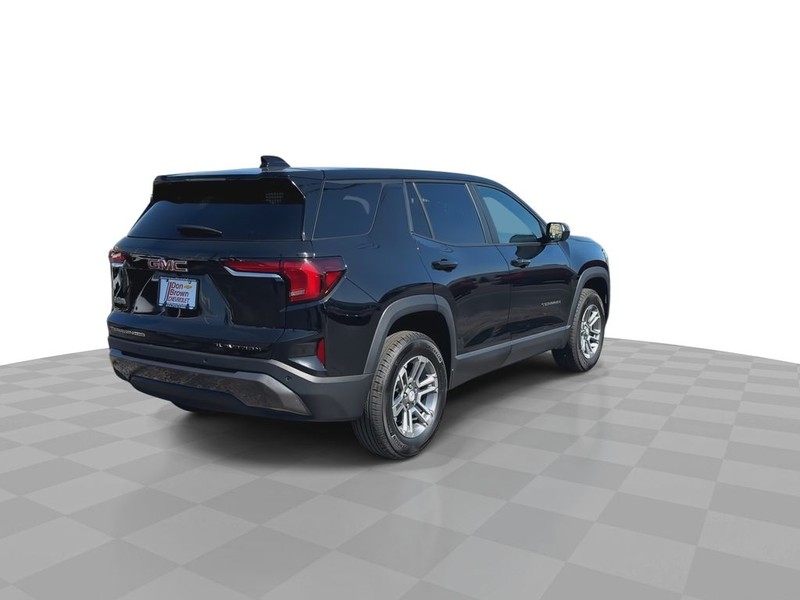GMC Terrain Vehicle Full-screen Gallery Image 13