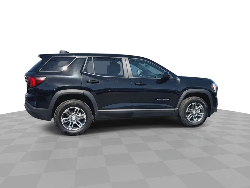 GMC Terrain Vehicle Full-screen Gallery Image 14