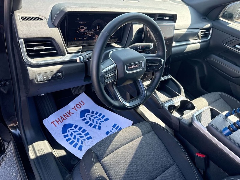 GMC Terrain Vehicle Full-screen Gallery Image 17