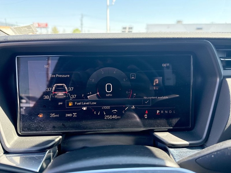 GMC Terrain Vehicle Full-screen Gallery Image 18