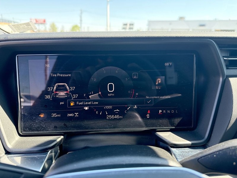 GMC Terrain Vehicle Full-screen Gallery Image 19