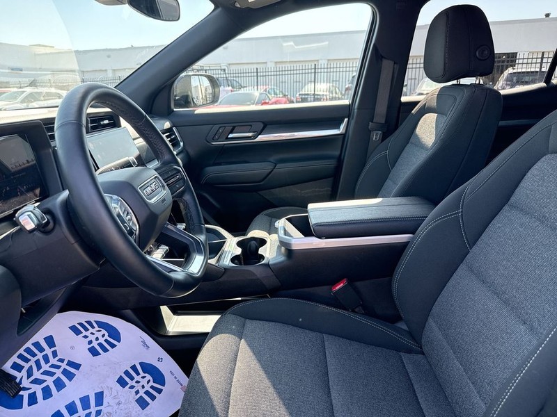 GMC Terrain Vehicle Full-screen Gallery Image 27