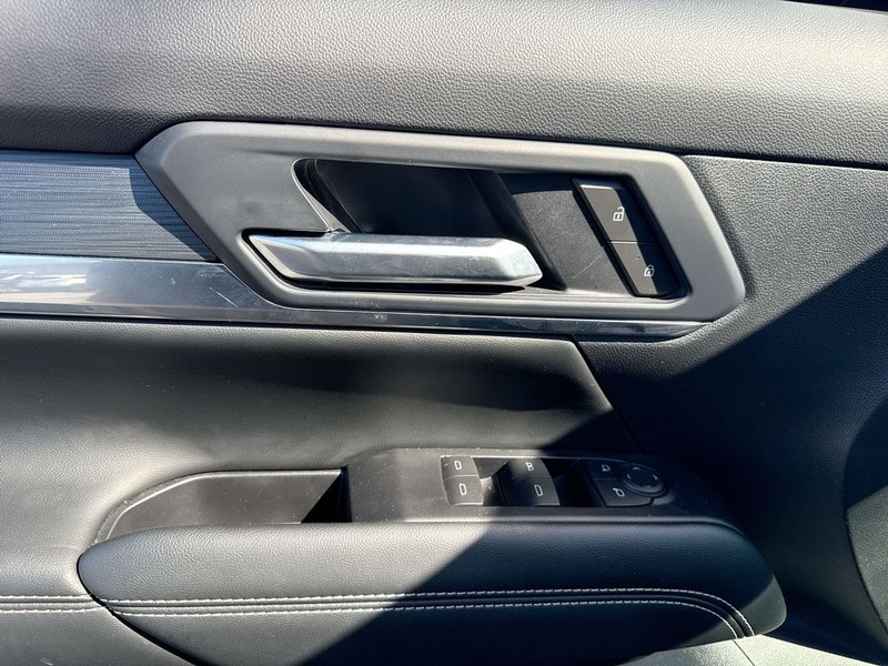 GMC Terrain Vehicle Full-screen Gallery Image 29