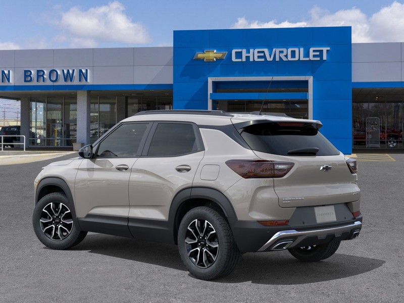 Chevrolet Trailblazer Vehicle Full-screen Gallery Image 3