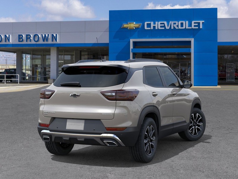 Chevrolet Trailblazer Vehicle Full-screen Gallery Image 4