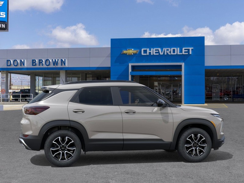 Chevrolet Trailblazer Vehicle Full-screen Gallery Image 5