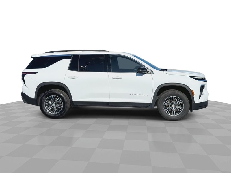 Chevrolet Traverse Vehicle Full-screen Gallery Image 14