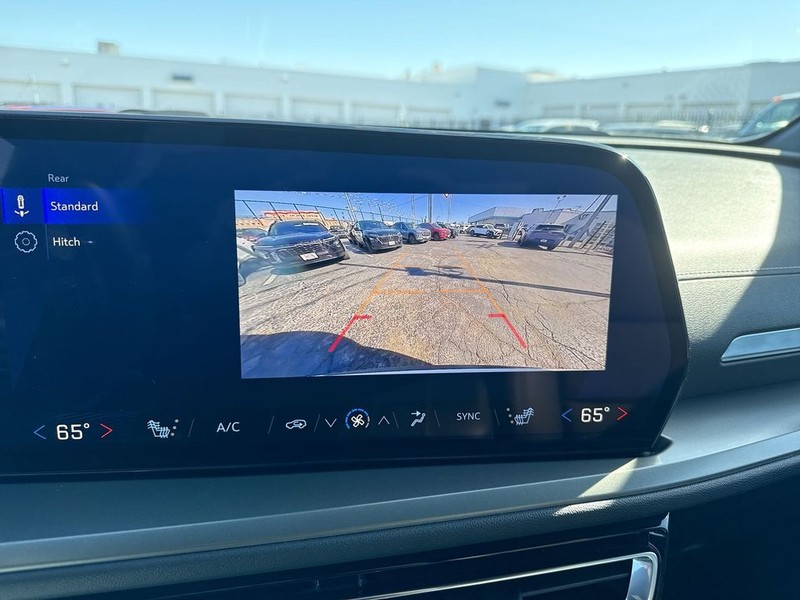 Chevrolet Traverse Vehicle Full-screen Gallery Image 21