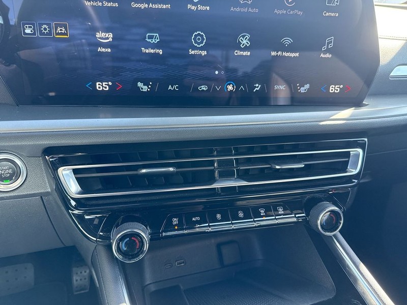 Chevrolet Traverse Vehicle Full-screen Gallery Image 24