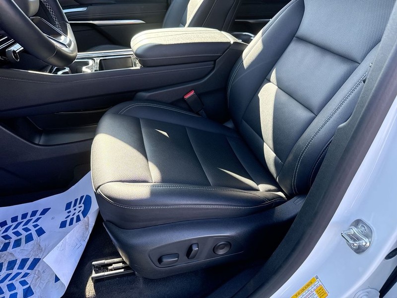 Chevrolet Traverse Vehicle Full-screen Gallery Image 26