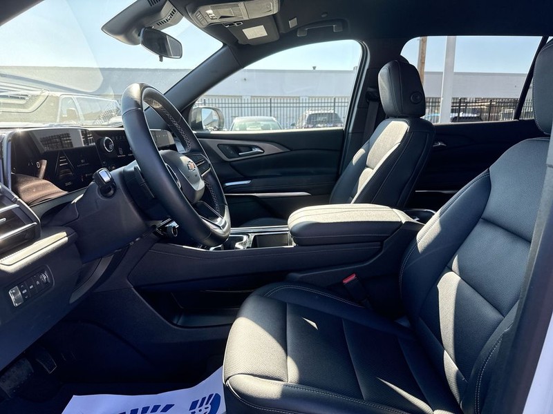 Chevrolet Traverse Vehicle Full-screen Gallery Image 27