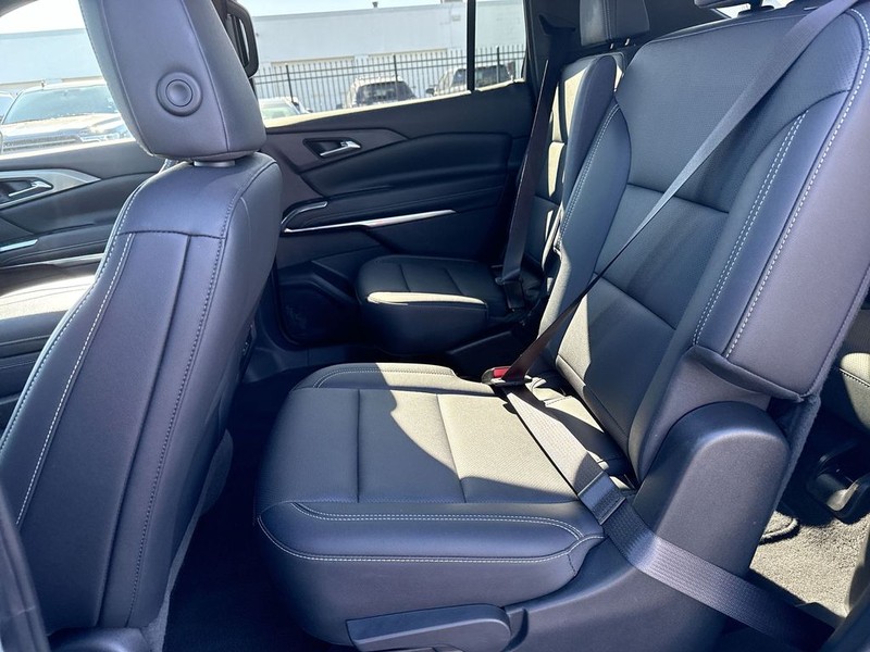 Chevrolet Traverse Vehicle Full-screen Gallery Image 30