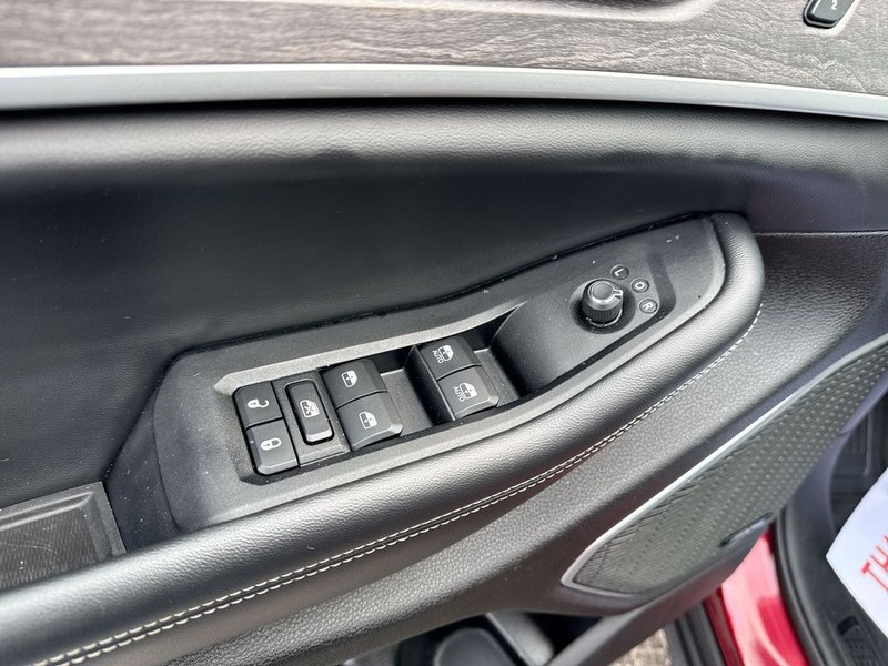 Jeep Grand Cherokee 4xe Vehicle Full-screen Gallery Image 31
