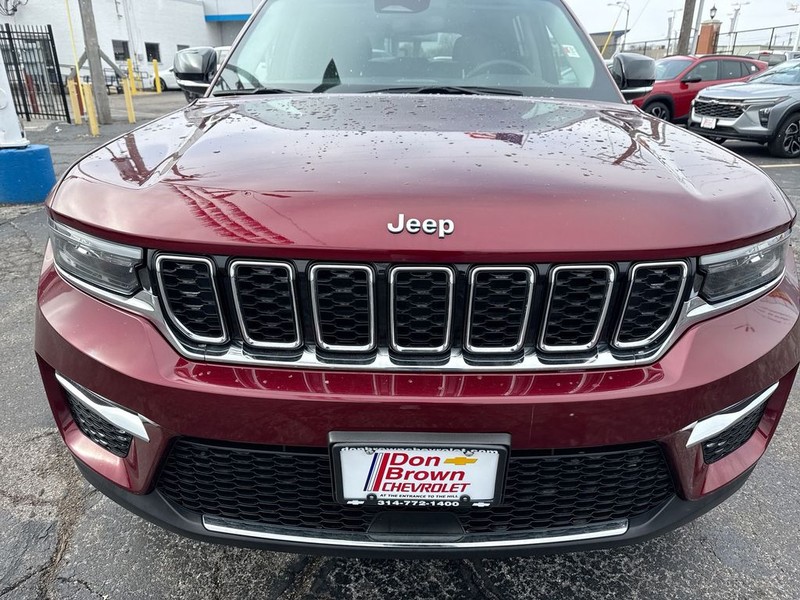 Jeep Grand Cherokee 4xe Vehicle Full-screen Gallery Image 39