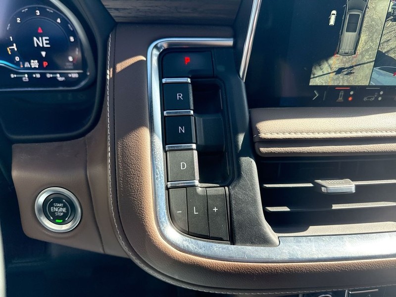 Chevrolet Tahoe Vehicle Full-screen Gallery Image 22